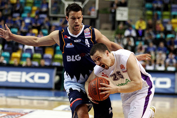 而哈滕等年 而哈滕等年