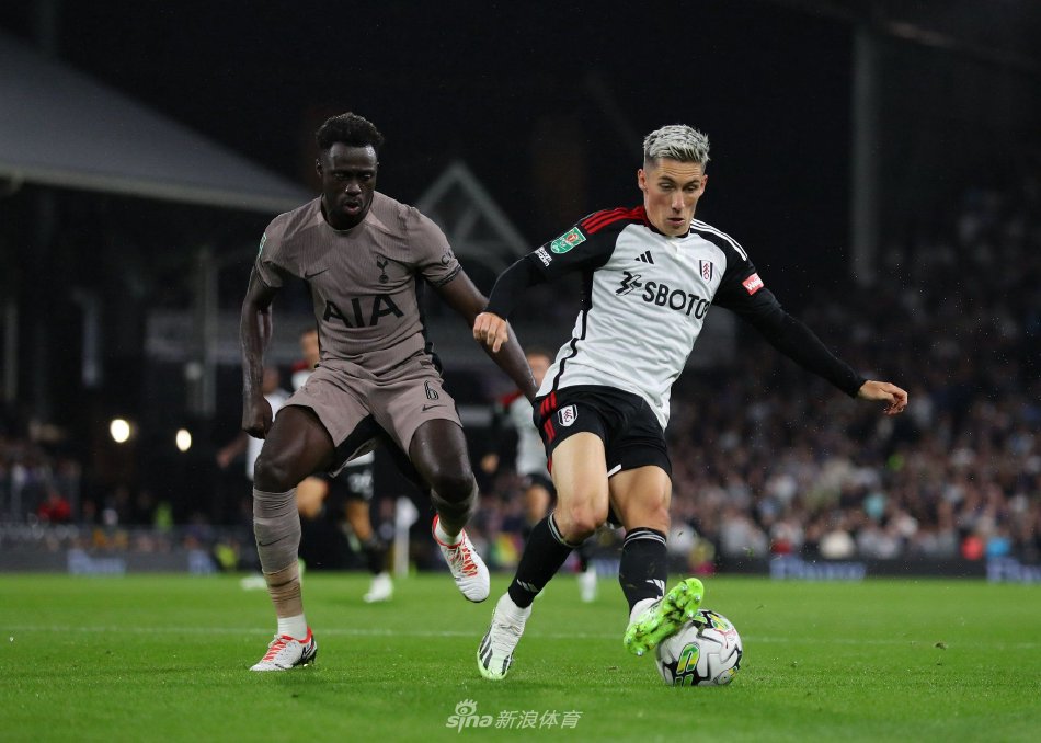 佩德里凭借 佩德里凭借